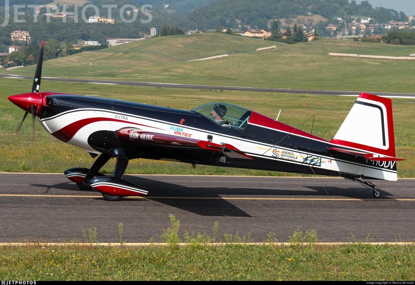 Extra 330sc