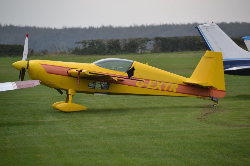 Extra 300 самолет