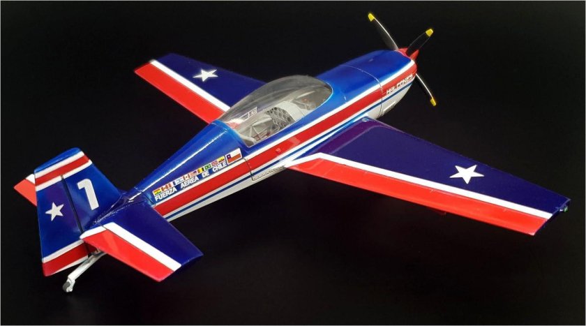 Самолет радиоуправляемый