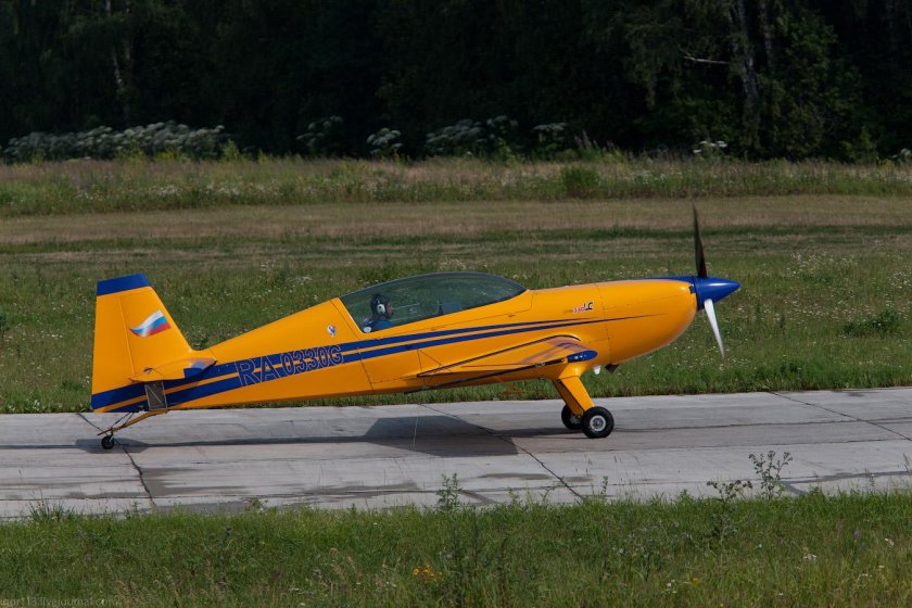 Extra 300 самолет