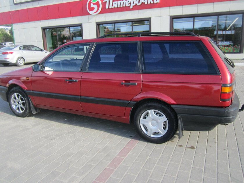 Красный Фольксваген в3 1990