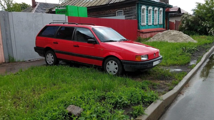 Volkswagen Passat красный