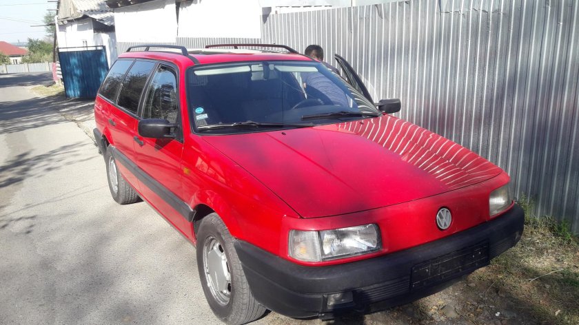 Фольксваген Пассат 1993 красный