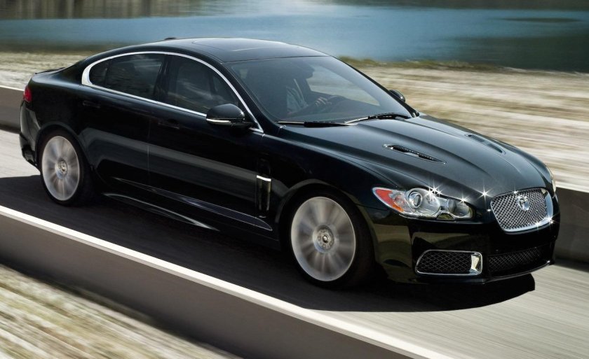 Ягуар XF 2010