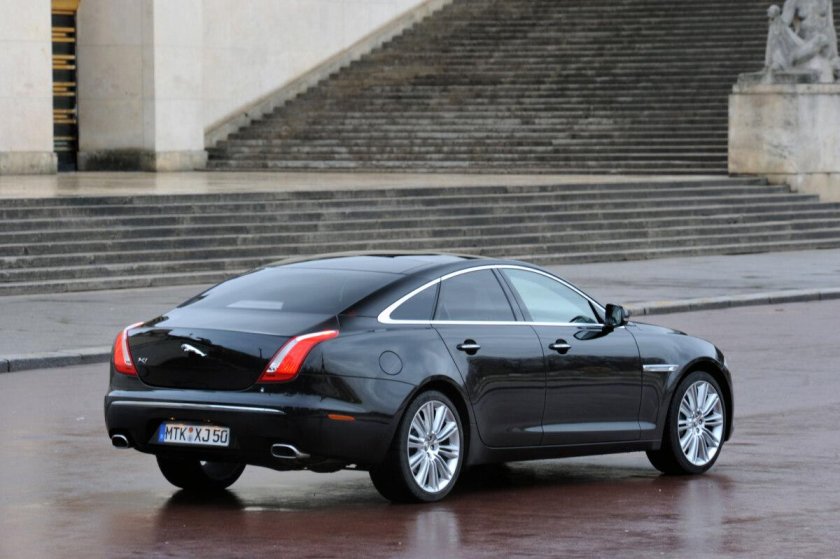 Jaguar XJ x351