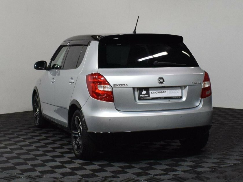 Шкода фабия 2 2012