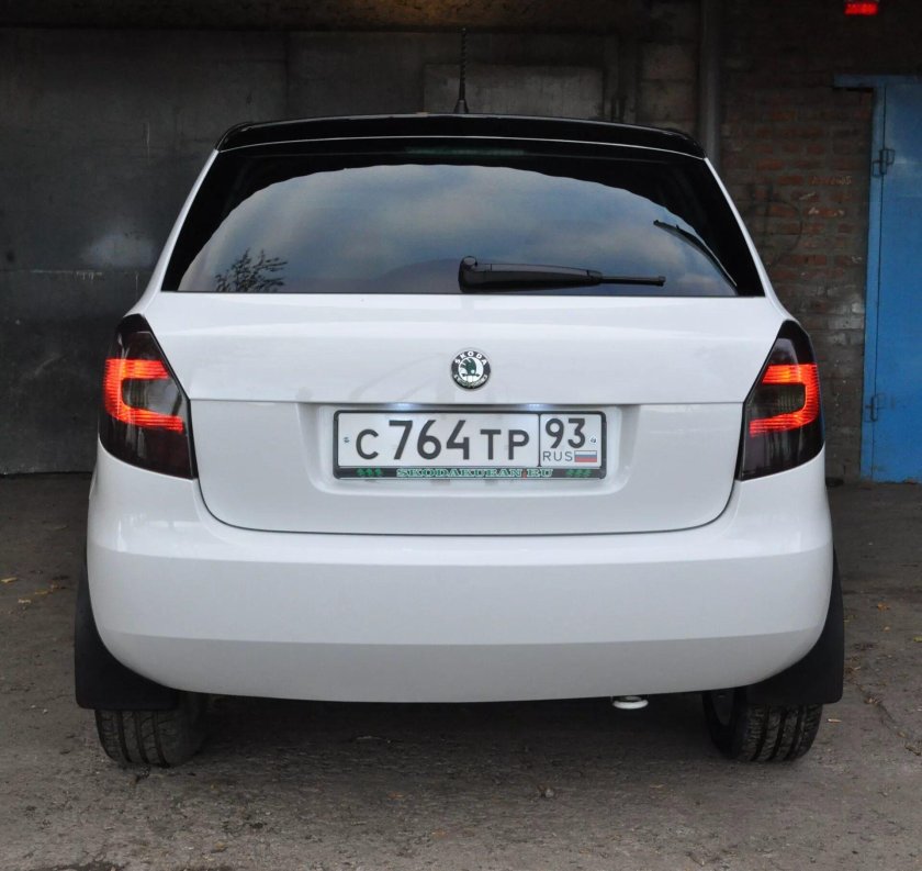 Skoda Fabia 2 белая