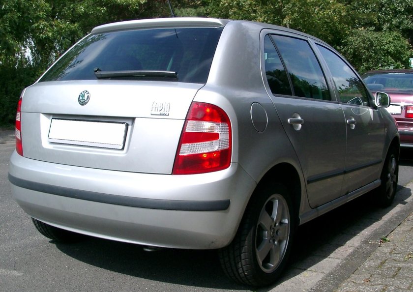 Шкода Фабия 2004