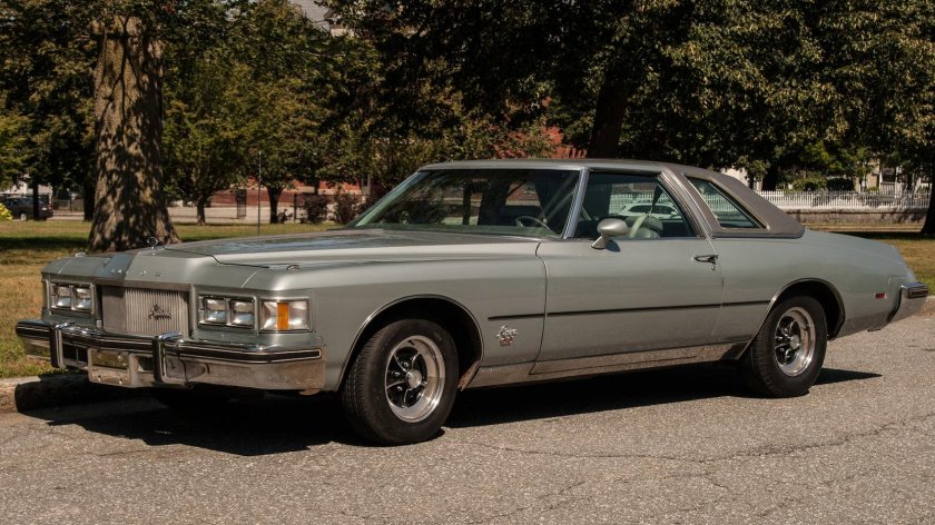 Buick Riviera 1975