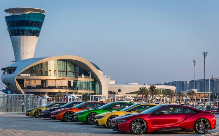 Абу Даби машины