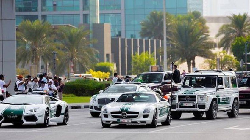 Астон Мартин полиция Дубай