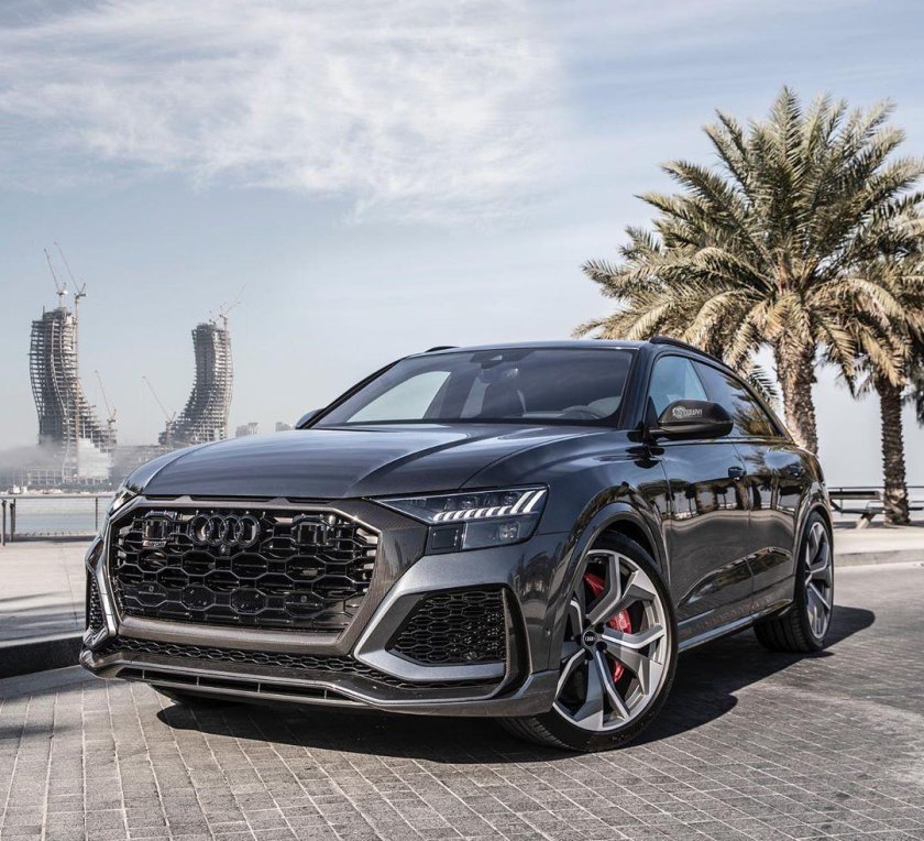 Audi RS q8 Black