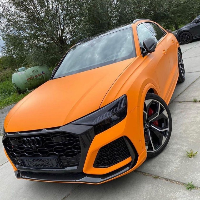 Audi RS q8 Orange