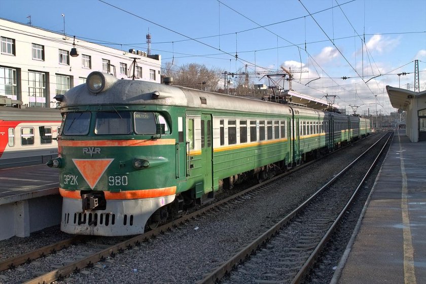 Электропоезд эр2к 980