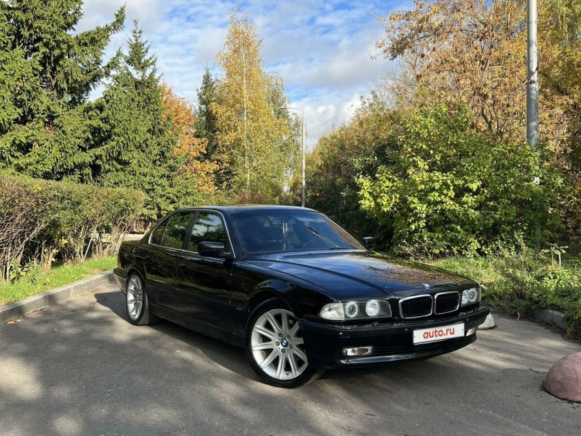 Бмв 740 1990