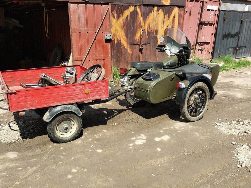 Мотоцикл Урал с прицепом