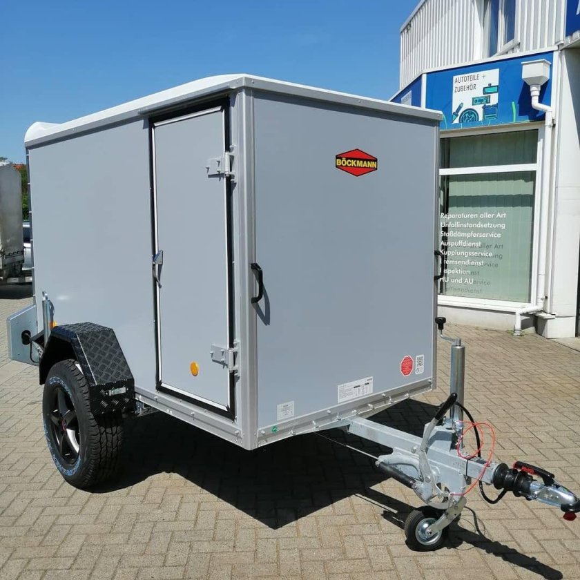 Прицеп фургон исток 3792м4