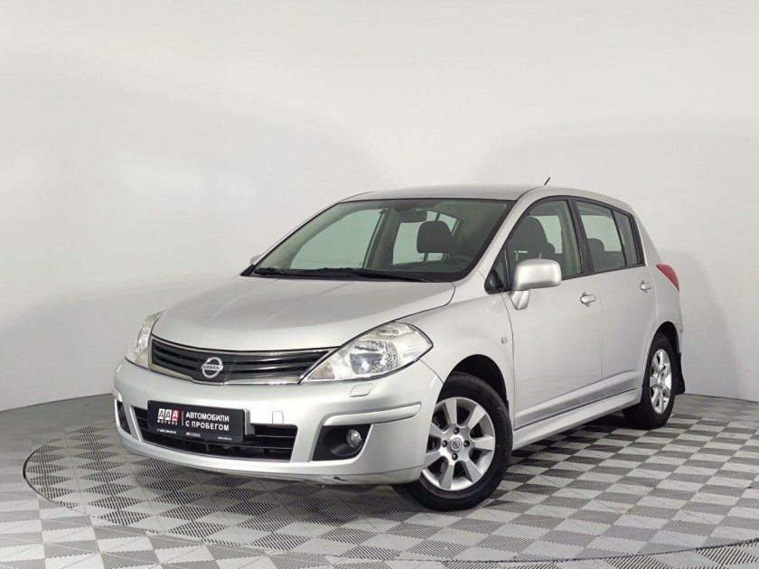 Nissan Tiida 2012