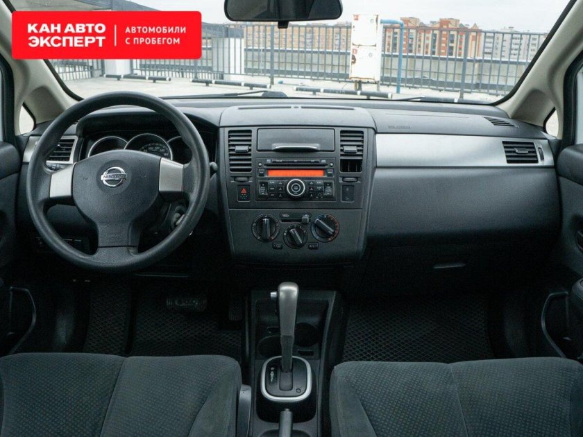 Nissan tiida 2008 седан салон