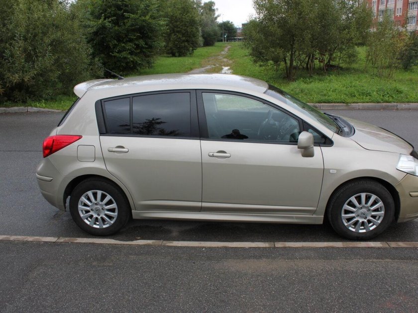 Ниссан хэтчбек 2012