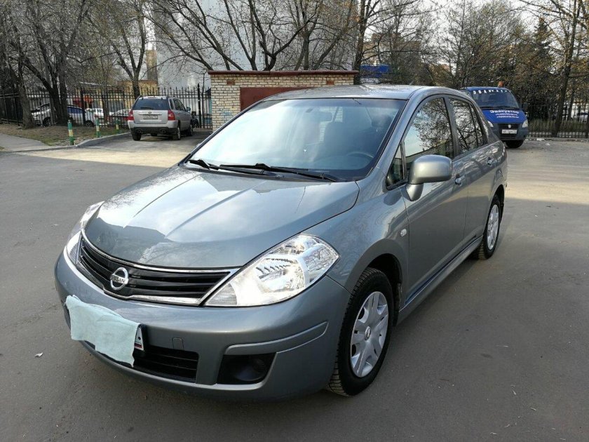 Nissan Tiida 2012