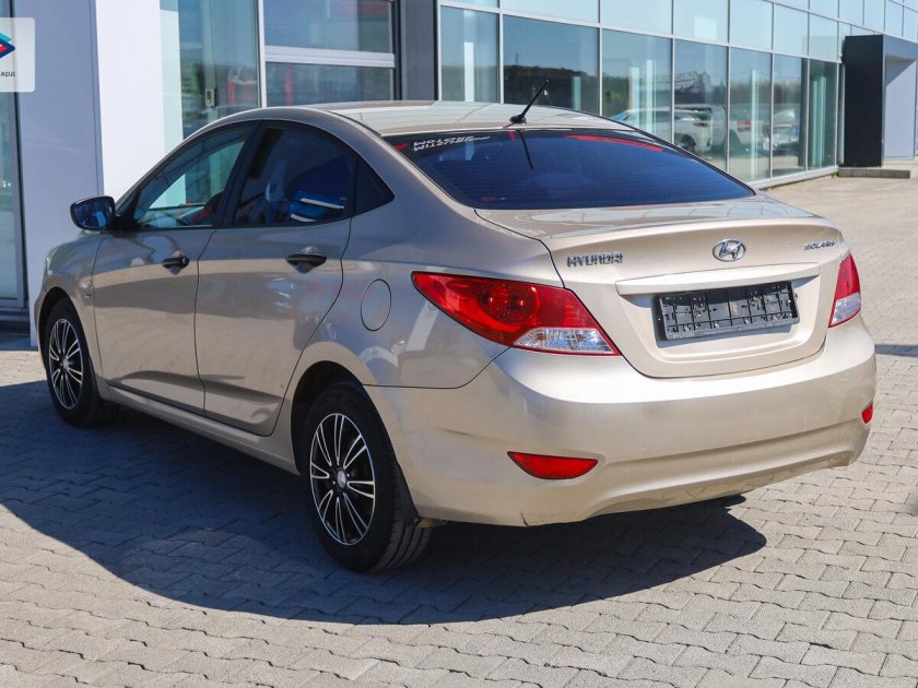 Hyundai solaris 2011