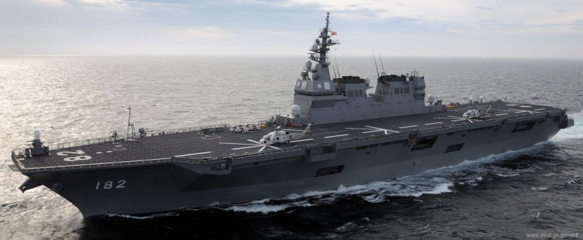 Японский вертолетоносец Идзумо