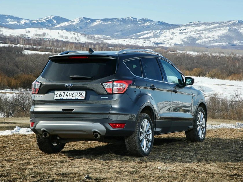 Форд Куга 2017 зади