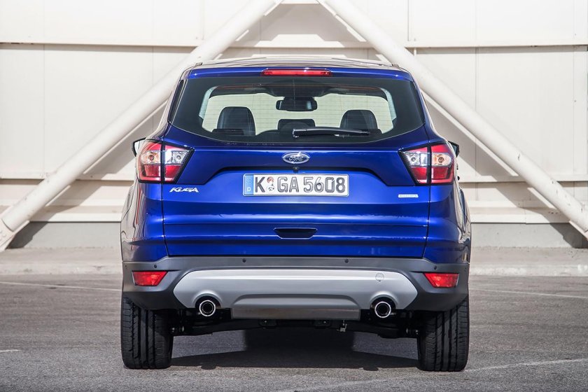 Ford Kuga 2 сзади