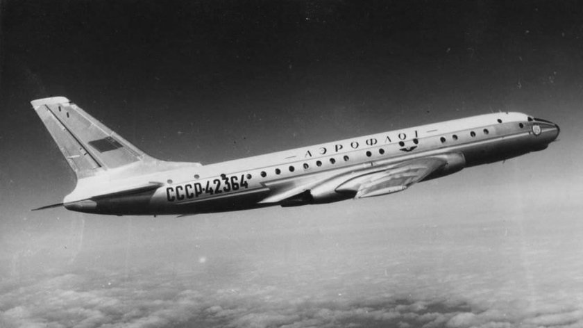 Самолет ту 104