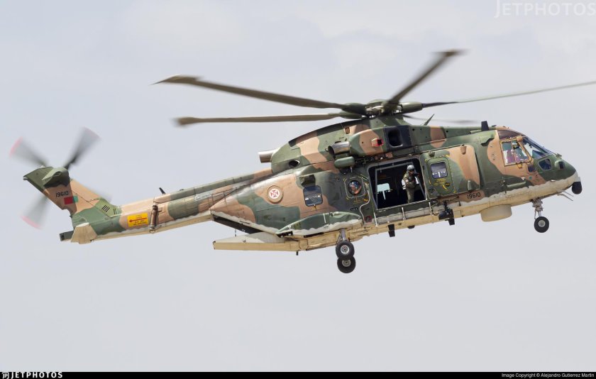 Вертолет военный