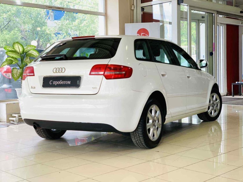 Ауди a3 8p Рестайлинг 2 1.6 АМТ (102 Л.С.) белый с пробегом от собственника