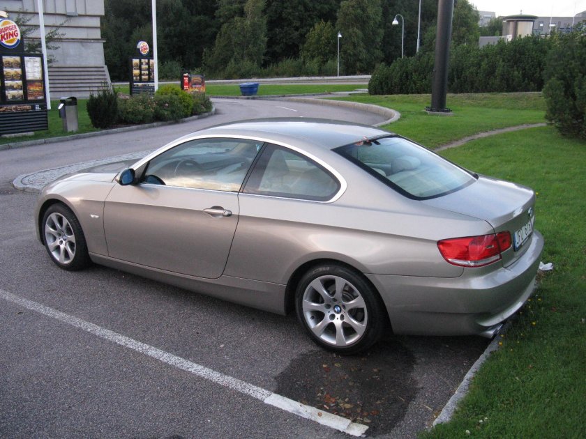 БМВ 325i купе