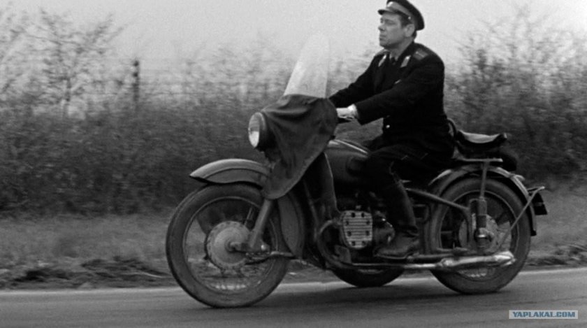 М 72 И Урал в фильме Берегись автомобиля