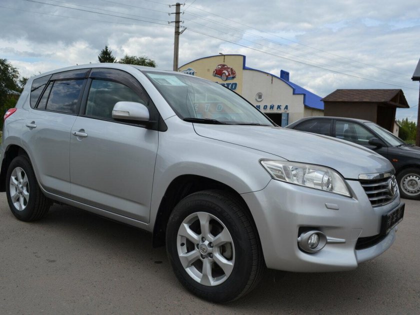 Тойота рав 4 2010г
