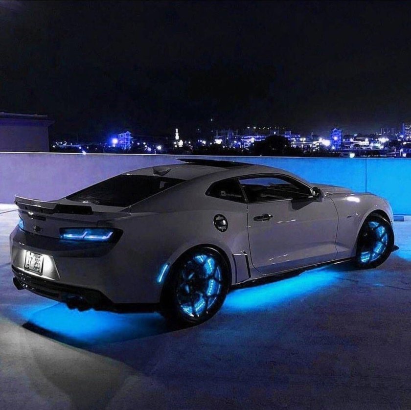 Шевроле Камаро фиолетовая