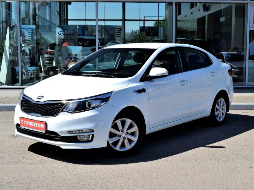 Kia Rio 2016 белая