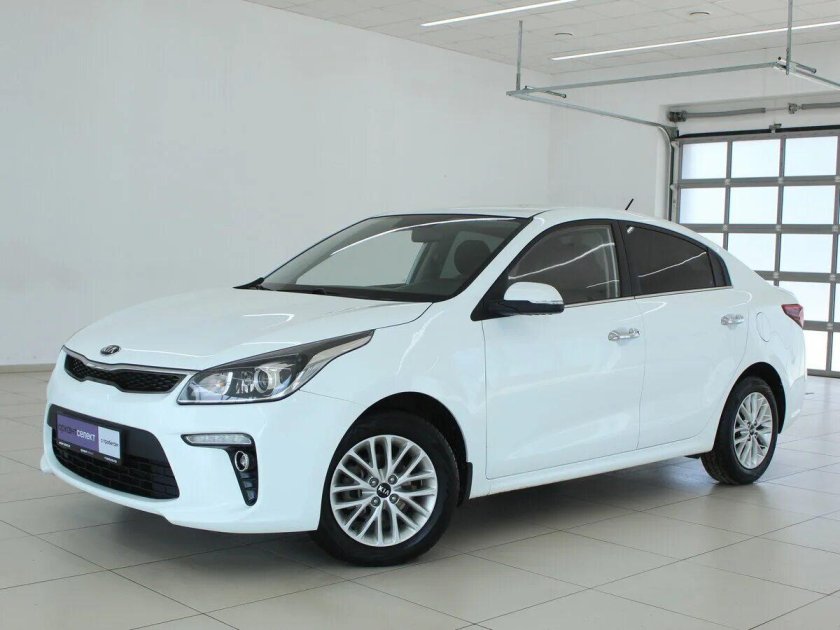 Kia Rio 2018 белый
