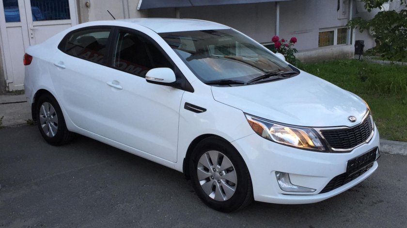 Kia Rio 3 белая