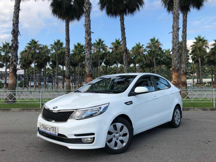 Киа Рио 2017 белая