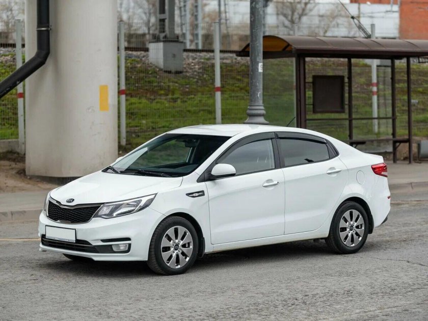Kia Rio 2016 белая