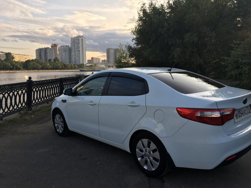 Kia Rio 3 белая