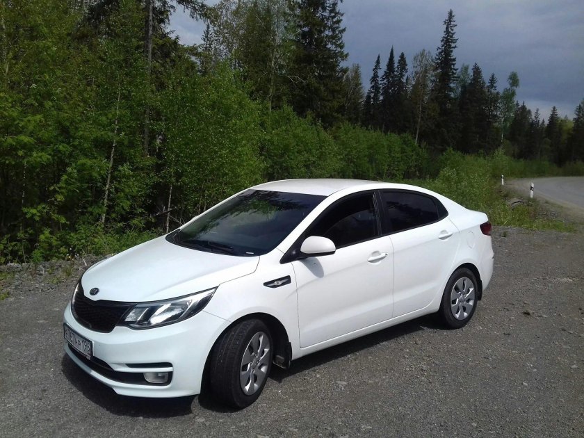 Kia Rio 3 2016 белая