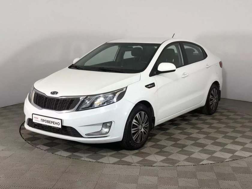Kia Rio 2013 белая