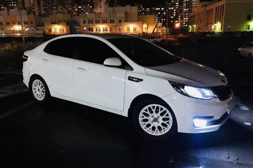 Kia Rio 2013 белая