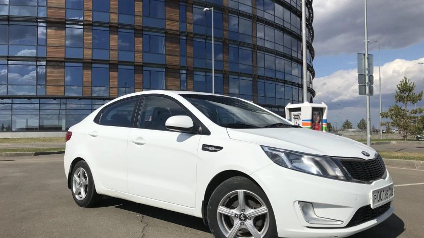 Kia Rio 3 белая