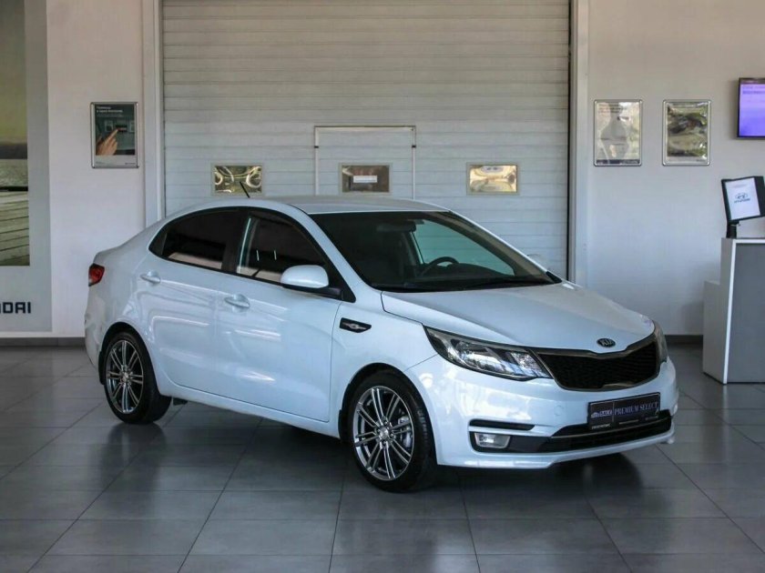 Kia Rio 2015 белая