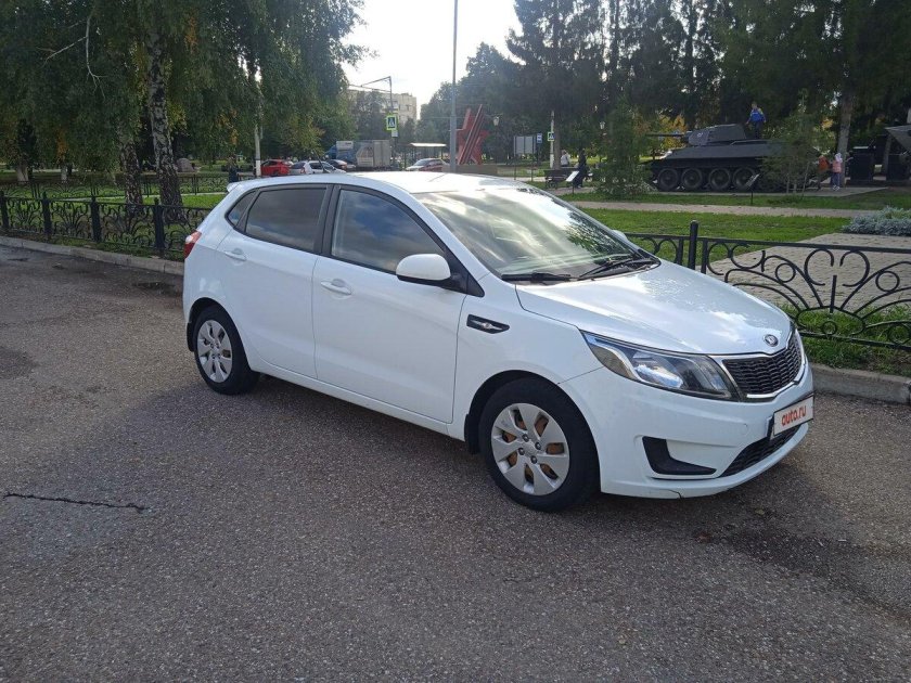 Kia авито задний вид
