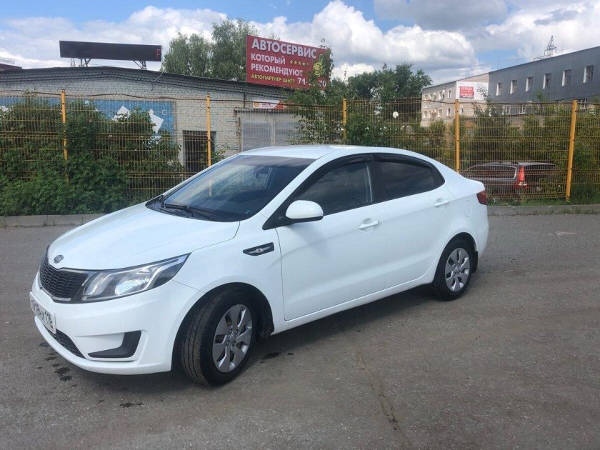 Киа Рио 2011 белая