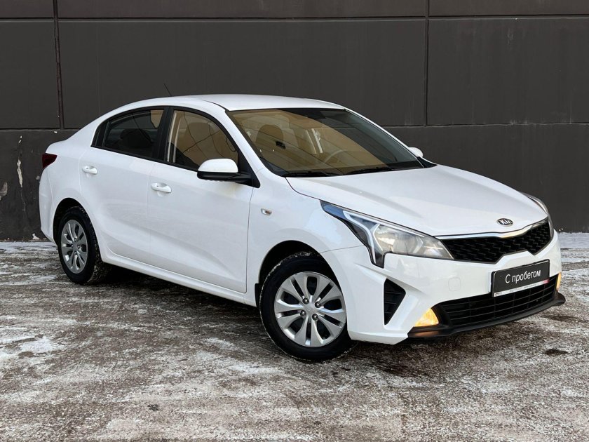Kia Rio 2021 белый